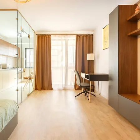 Riverside 45 Free Parking *