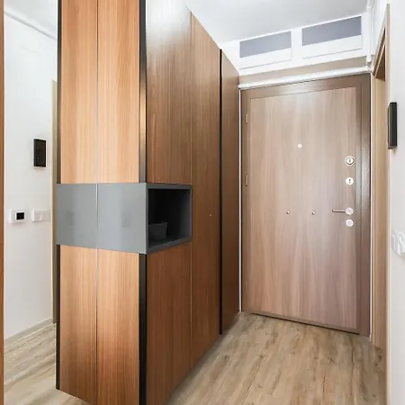 Riverside 45 Free Parking *