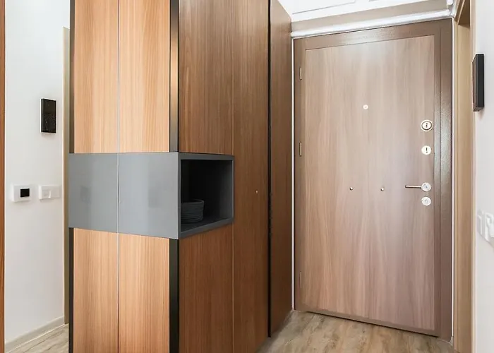 Riverside 45 Free Parking *